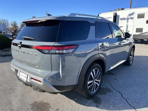 2022 Nissan Pathfinder Platinum 4WD