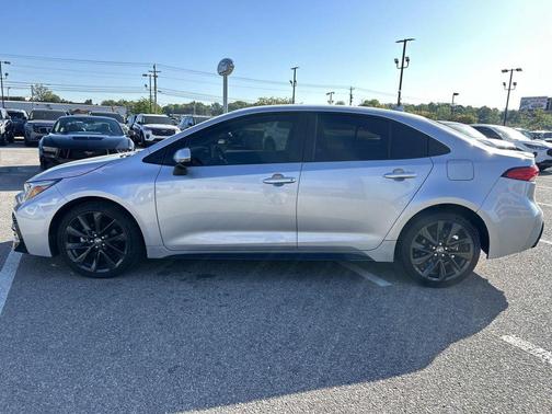 Classic Silver Metallic 2024 Toyota Corolla SE