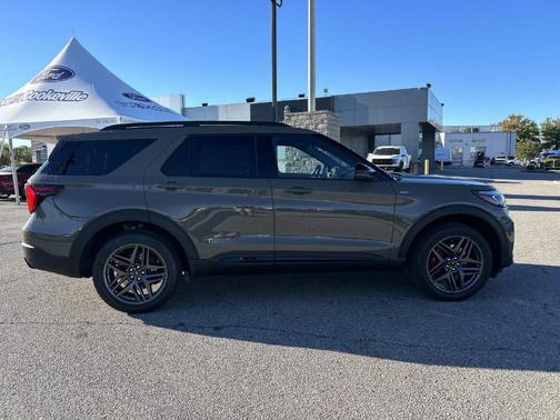 Marsh Gray 2027 Ford Explorer ST-Line