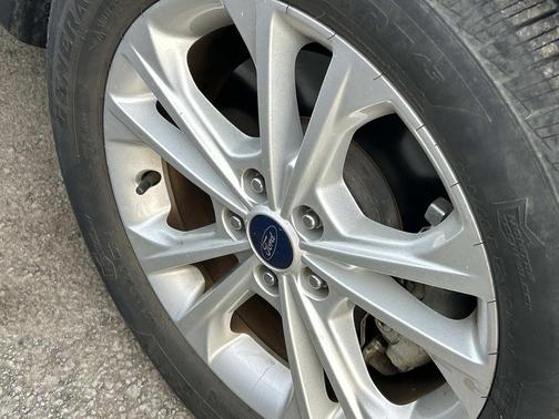 Ingot Silver 2018 Ford Escape SE