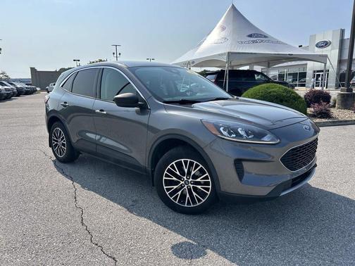 Carbonized Gray Metallic 2022 Ford Escape SE