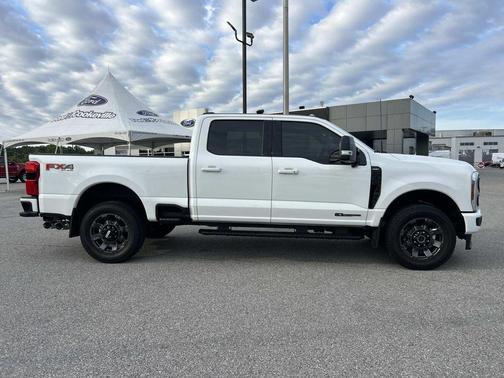 Star White Metallic Tri-Coat 2024 Ford F-250 Lariat