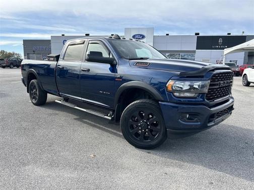 2022 RAM 3500 Big Horn Crew Cab 4x4 8' Box