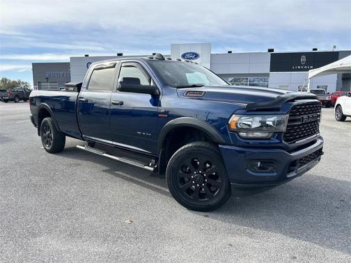 2022 RAM 3500 Big Horn Crew Cab 4x4 8' Box