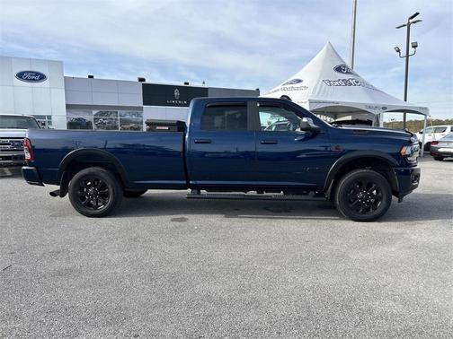 2022 RAM 3500 Big Horn Crew Cab 4x4 8' Box