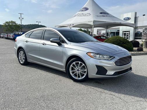 Iconic Silver Metallic 2020 Ford Fusion SE