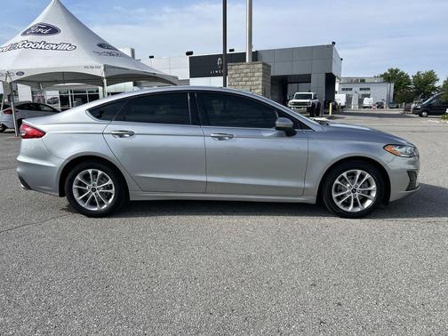 Iconic Silver Metallic 2020 Ford Fusion SE