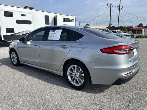 Iconic Silver Metallic 2020 Ford Fusion SE