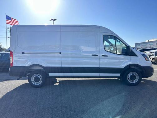 Oxford White 2026 Ford Transit-250 Base