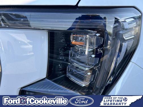 Summit White 2023 GMC Yukon SLT