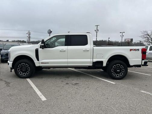 Star White Metallic Tri-Coat 2026 Ford F-250 Platinum