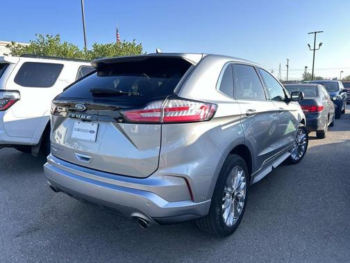 Iconic Silver Metallic 2024 Ford Edge Titanium