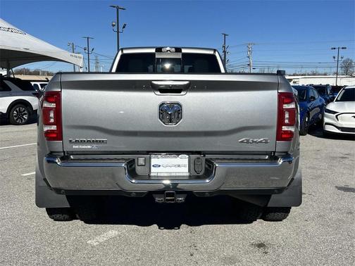 2024 RAM 3500 Laramie Crew Cab 4x4 8' Box