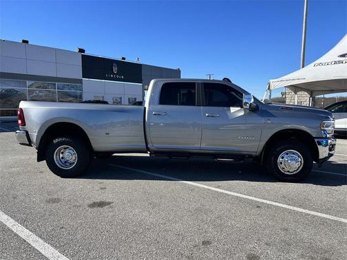 2024 RAM 3500 Laramie Crew Cab 4x4 8' Box