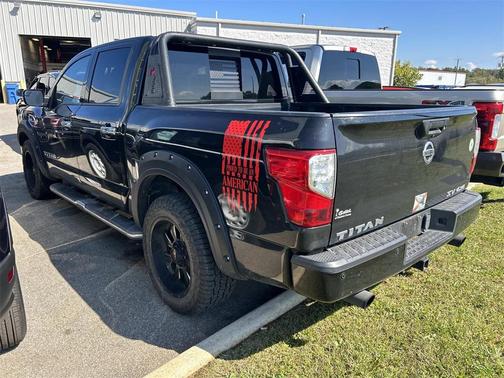 2017 Nissan Titan SV
