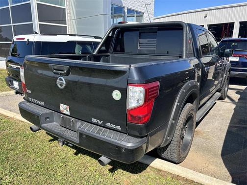 2017 Nissan Titan SV