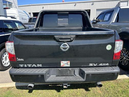2017 Nissan Titan SV