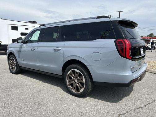 Glacier Gray Metallic Tri-Coat 2026 Ford Expedition Max King Ranch