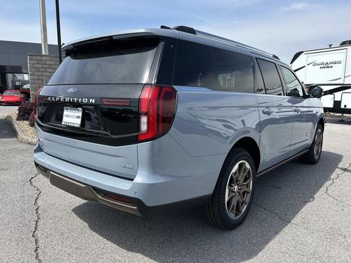 Glacier Gray Metallic Tri-Coat 2026 Ford Expedition Max King Ranch