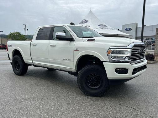 Pearl White 2022 RAM 2500 Laramie Crew Cab 4x4 6'4' Box