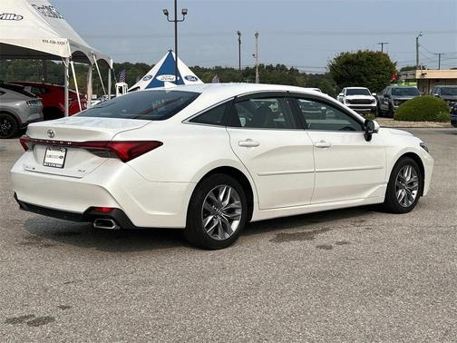 2019 Toyota Avalon XLE