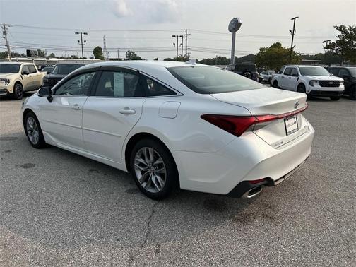 2019 Toyota Avalon XLE