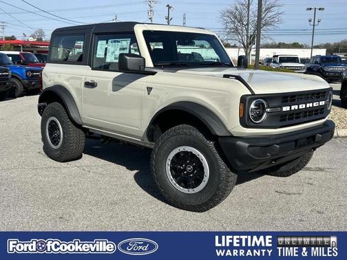 Desert Sand 2025 Ford Bronco Base