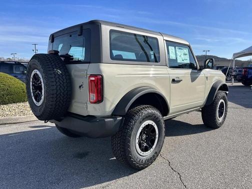 Desert Sand 2025 Ford Bronco Base