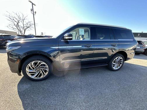 2026 Lincoln Navigator Premiere