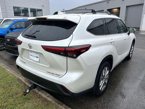 Blizzard Pearl 2020 Toyota Highlander Limited