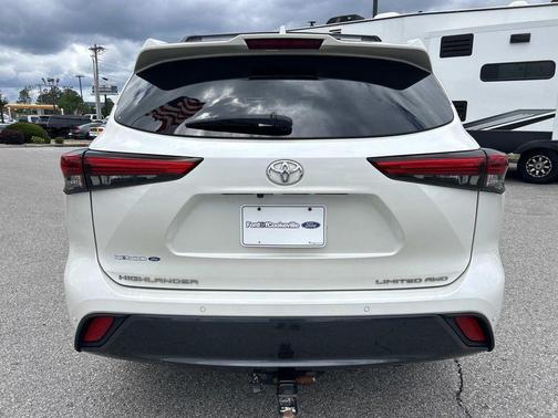 Blizzard Pearl 2020 Toyota Highlander Limited