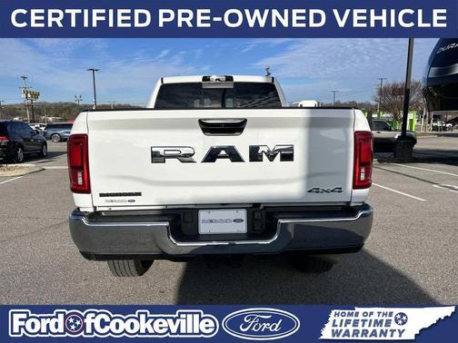 Bright White Clearcoat 2026 RAM 3500 Big Horn Crew Cab 4x4 6'4' Box
