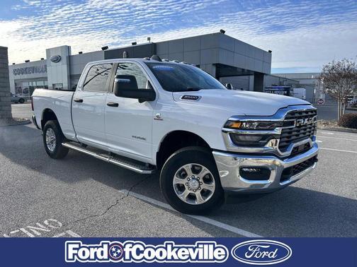 Bright White Clearcoat 2026 RAM 3500 Big Horn Crew Cab 4x4 6'4' Box