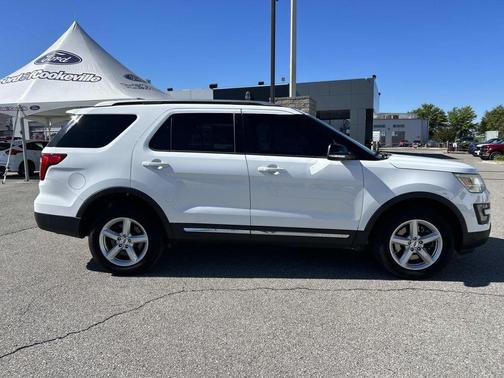 Oxford White 2016 Ford Explorer XLT