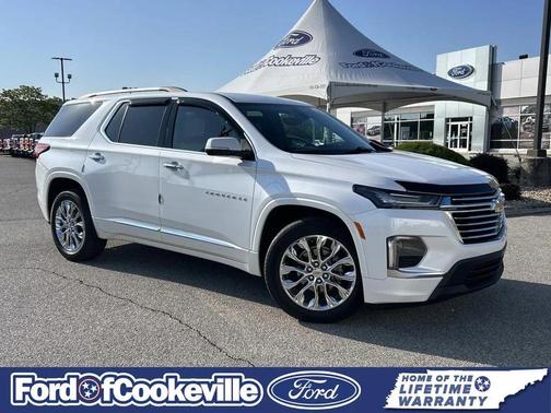 Iridescent Pearl Tricoat 2023 Chevrolet Traverse Premier