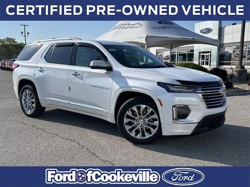 Iridescent Pearl Tricoat 2023 Chevrolet Traverse Premier