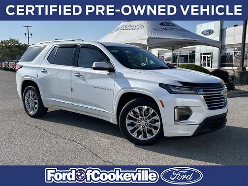Iridescent Pearl Tricoat 2023 Chevrolet Traverse Premier