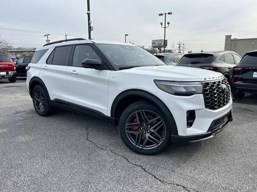 Star White Metallic Tri-Coat 2026 Ford Explorer ST-Line