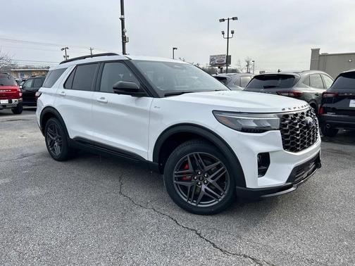 Star White Metallic Tri-Coat 2026 Ford Explorer ST-Line