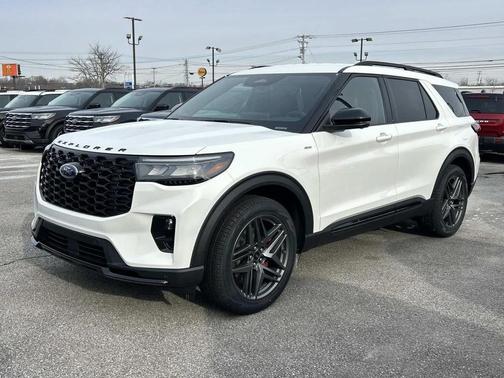 Star White Metallic Tri-Coat 2026 Ford Explorer ST-Line