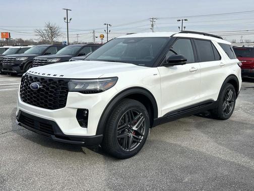 Star White Metallic Tri-Coat 2026 Ford Explorer ST-Line