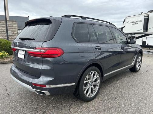 Arctic Grey Metallic 2021 BMW X7 xDrive40i