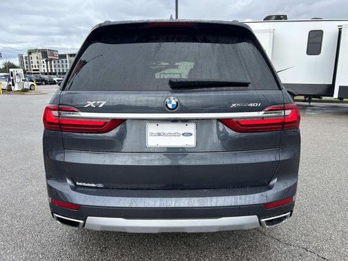 Arctic Grey Metallic 2021 BMW X7 xDrive40i