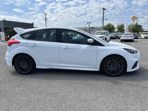Frozen White 2017 Ford Focus RS Base