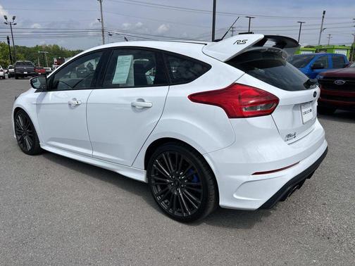 Frozen White 2017 Ford Focus RS Base