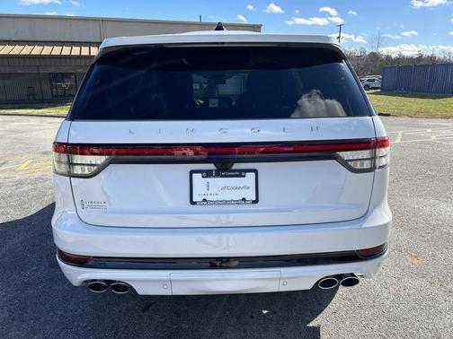 Pristine White Metallic Tri-Coat 2026 Lincoln Aviator Premiere