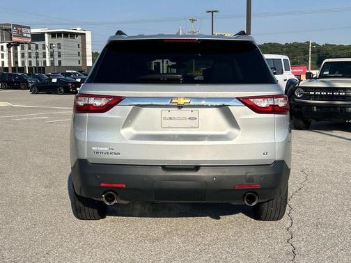 Silver Ice Metallic 2020 Chevrolet Traverse LT Leather