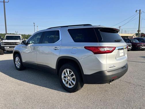 Silver Ice Metallic 2020 Chevrolet Traverse LT Leather
