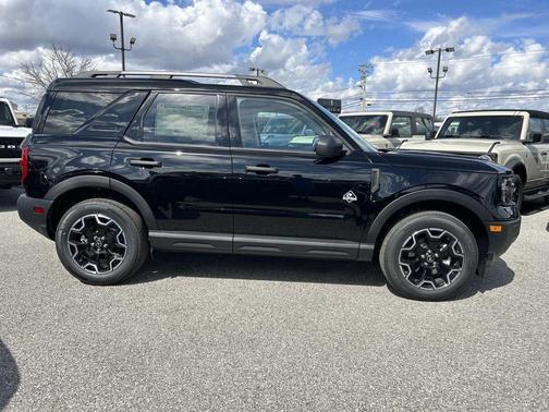 Shadow Black 2026 Ford Bronco Sport Outer Banks