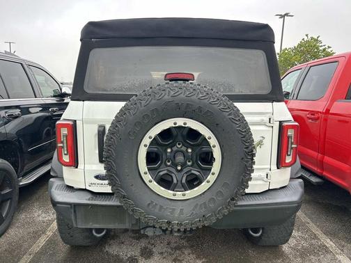 Oxford White 2022 Ford Bronco Badlands